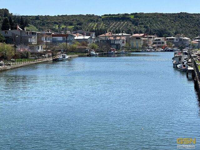 4-ÇANAKKALE BİGA KEMERDE EŞSİZ DENİZ MANZARALI ASFALT CEPHELİ ARAZİ